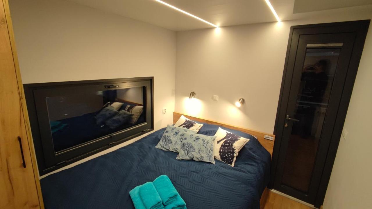 Houseboat Water King Apartament Plywajacy Dom Na Wodzie, 7 Os 弗罗茨瓦夫 外观 照片