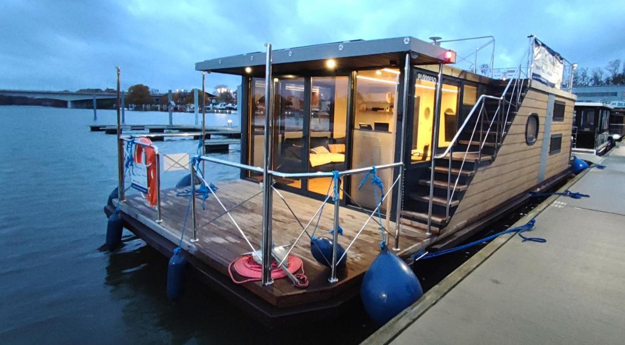 Houseboat Water King Apartament Plywajacy Dom Na Wodzie, 7 Os 弗罗茨瓦夫 外观 照片