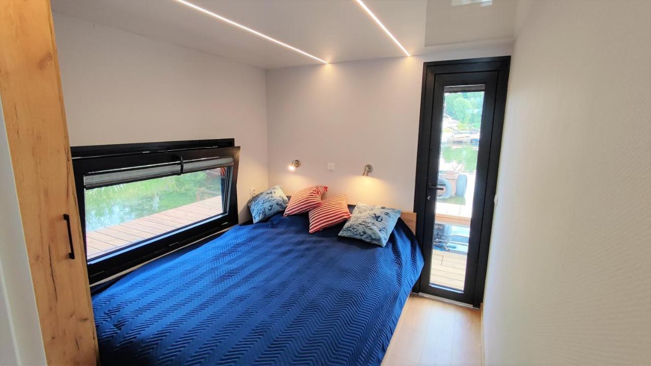 Houseboat Water King Apartament Plywajacy Dom Na Wodzie, 7 Os 弗罗茨瓦夫 外观 照片