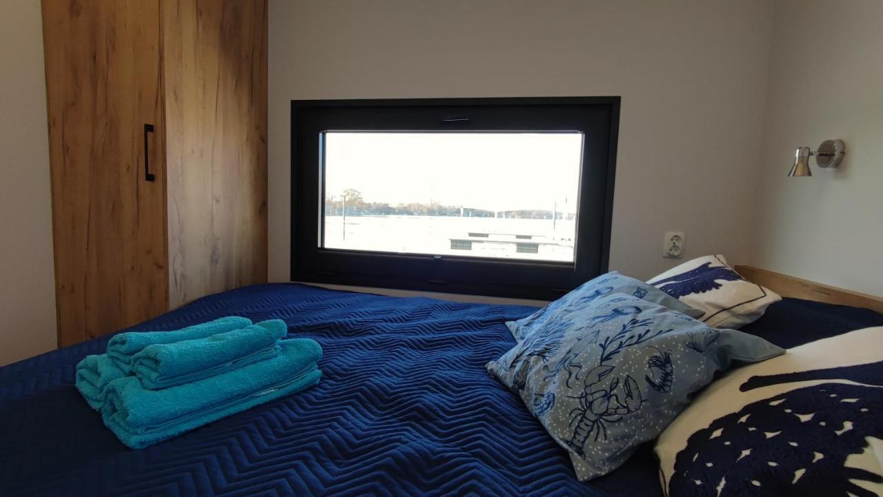 Houseboat Water King Apartament Plywajacy Dom Na Wodzie, 7 Os 弗罗茨瓦夫 外观 照片