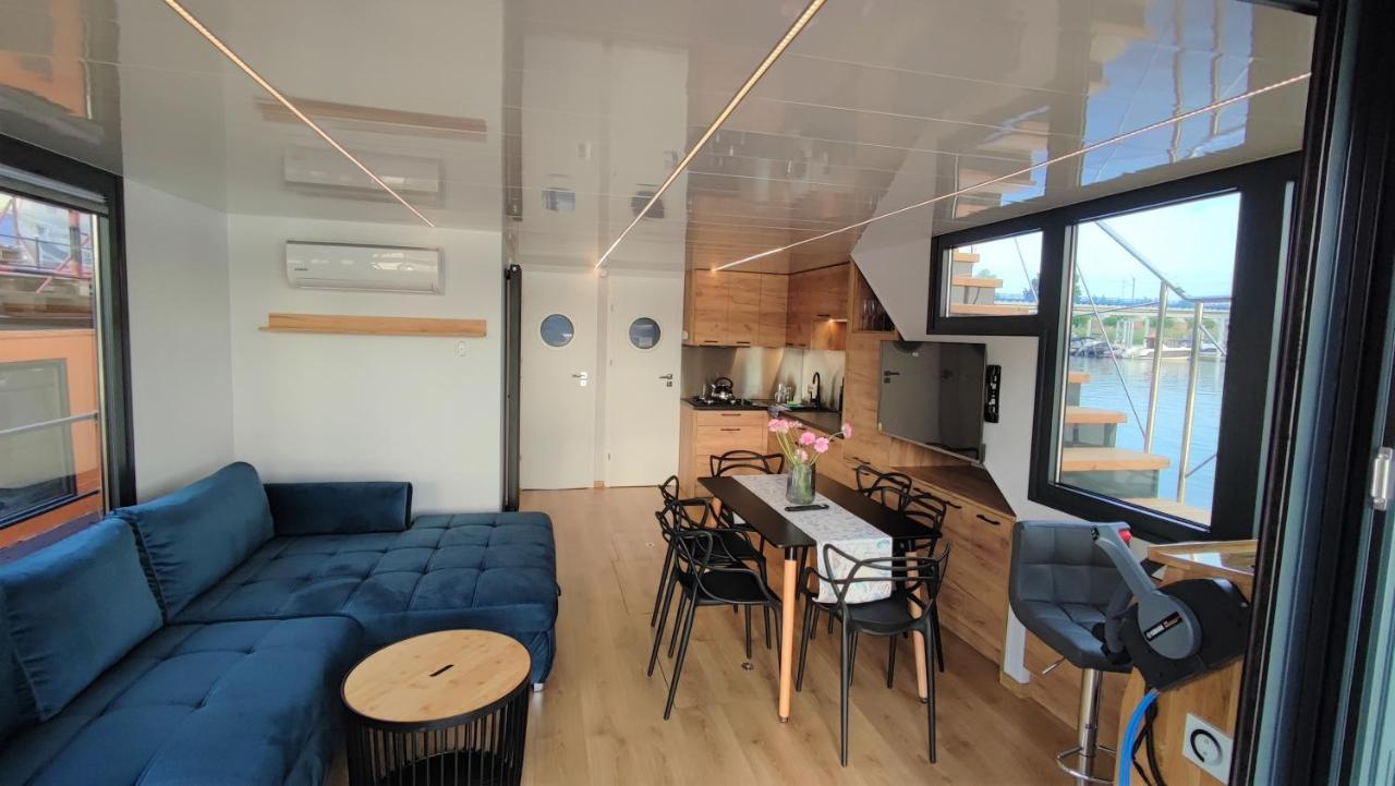 Houseboat Water King Apartament Plywajacy Dom Na Wodzie, 7 Os 弗罗茨瓦夫 外观 照片